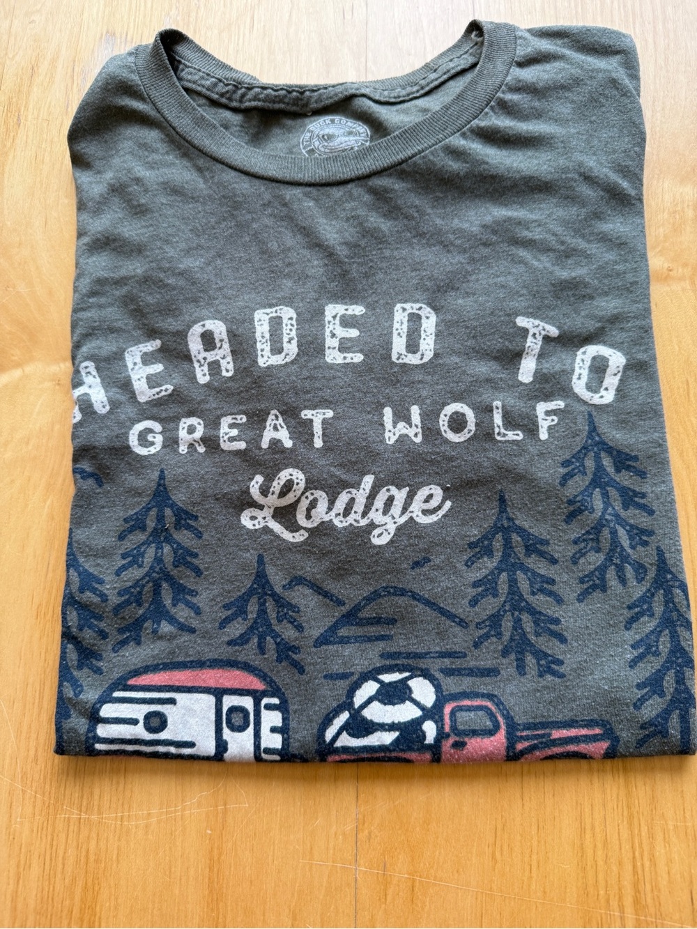 Great Wolf Lodge Graphic T-Shirt Camping Camper Truck Tee Olive Green Size Large